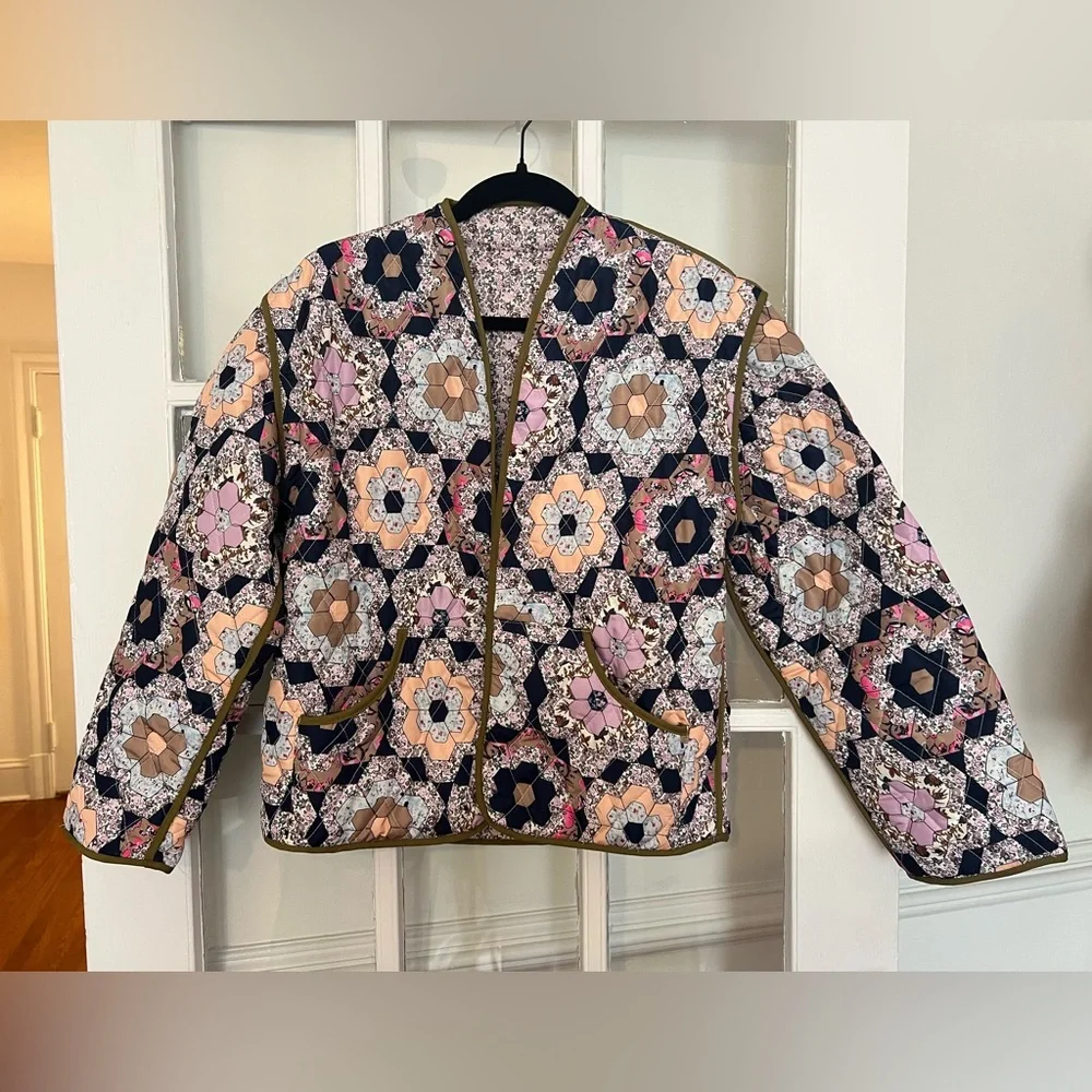 Quilted patchwork floral lightweight jacket convertible vest! - Picture 1 of 8